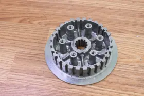 22120-ka4-700 Honda 1982-83 Cr480r Clutch Hub / Boss 22120-ka4-700 Honda 1982-83 Cr480r Clutch Hub / Boss
