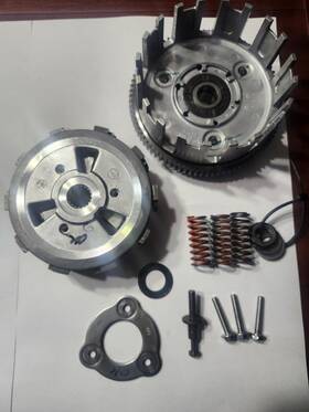 Ktm 96332001000 390 Duke/adv Clutch Assembly Basket Hub Steel And Fiber Plates Low Miles
