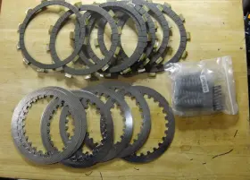 21400-31841 Moto1988 2001 - 2005 Gsxr600 Gsx-r 600 For Suzuki Clutch Kit Plates And Springs Gaskets 21400-31841 Moto1988 2001 - 2005 Gsxr600 Gsx-r 600 For Suzuki Clutch Kit Plates And Springs Gaskets