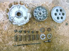 21200-33003 Suzuki 1974 Gt380 Sebring Oem Complete Clutch Primary Hardware Rare 21200-33003 Suzuki 1974 Gt380 Sebring Oem Complete Clutch Primary Hardware Rare