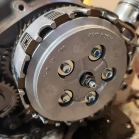 21200-44813 Suzuki 2003 - 2024 Drz125 Drz125l Clutch Basket Boss Pressure Plate Assy Genuine 21200-44813 Suzuki 2003 - 2024 Drz125 Drz125l Clutch Basket Boss Pressure Plate Assy Genuine