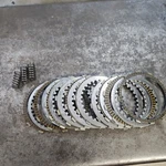 Harley M8 Clutch Plate Kit Milwaukee Eight 17UP Flt Flfb Fxfb V-twin 18-0784 Y2 Used. Price: $75.00.